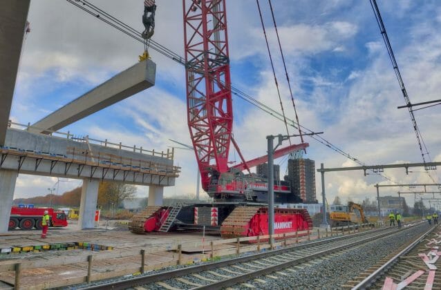 Reinforced concrete girders weighing 2,750 tonnes craned in for new ...