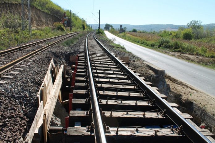 A stock photo of a railway in Romania. Photo: Aktor.