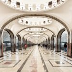 Mayakovskaya metro station opened in the 1930s. Between platforms is a large central hall linked to either side by lateral arches to disperse passengers along the platforms. Photo: Arthitpix.
