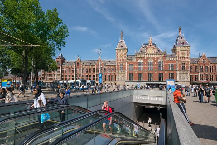 Entrance of Amsterdam Central station. Photo: Benthem Crouwel Architects/Jannes Linders.