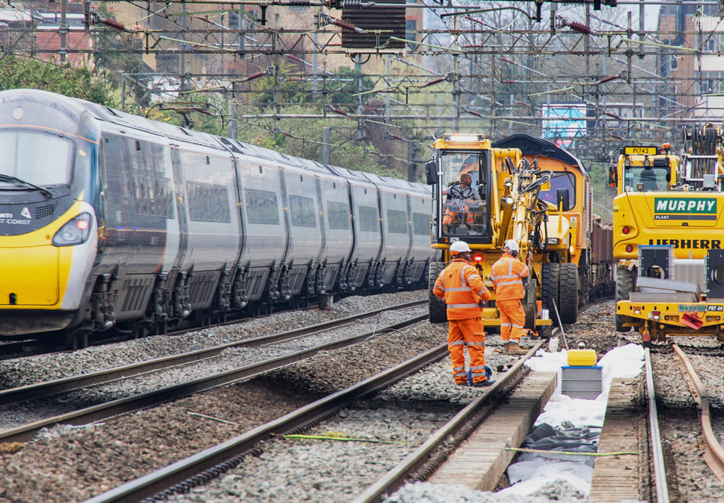 Rapid railway renewals on West Coast main line in North London Rail UK