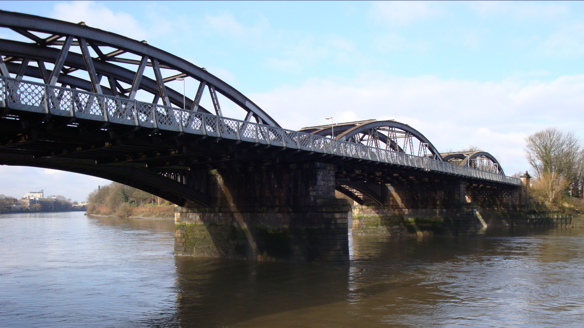 Barnes Bridge repairs to be completed no later than 5 December