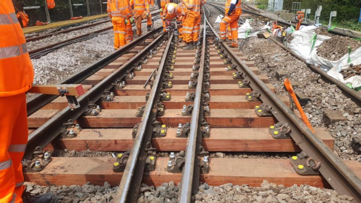 Network Rail continues signalling upgrades in South London - Rail UK