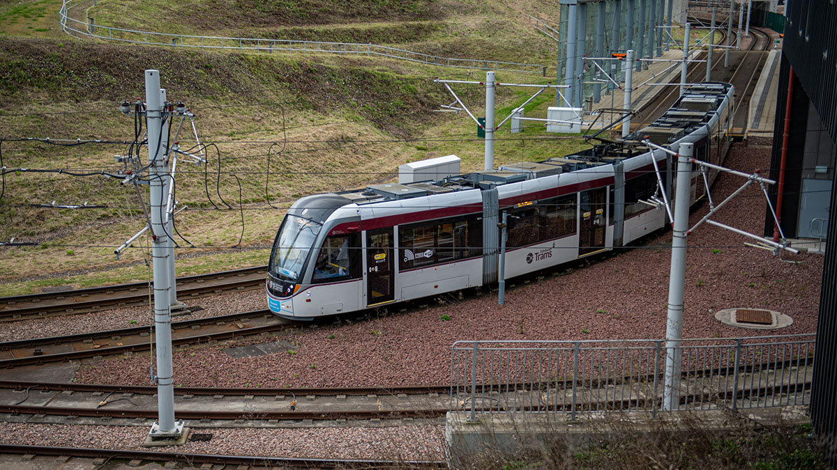 Siemens Mobility wins eleven-year contract extension to maintain Edinburgh Trams infrastructure network. – Rail UK