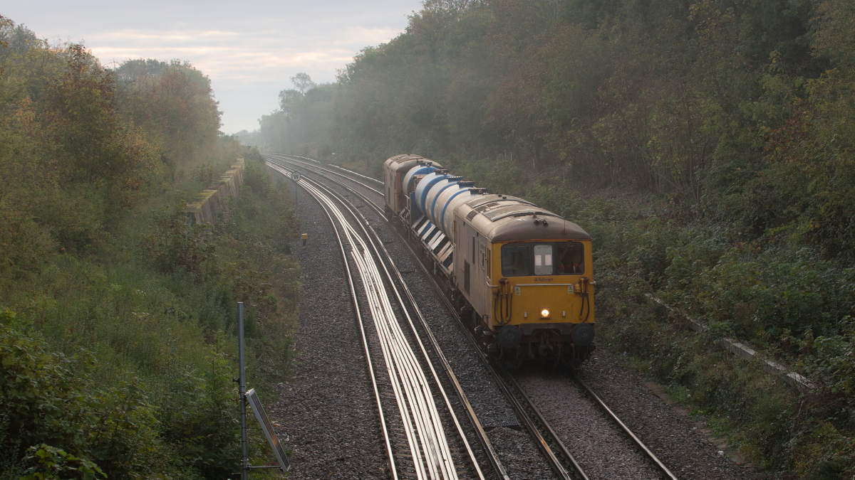 Network Rail signs new deal to keep tracks clear in autumn and winter ...