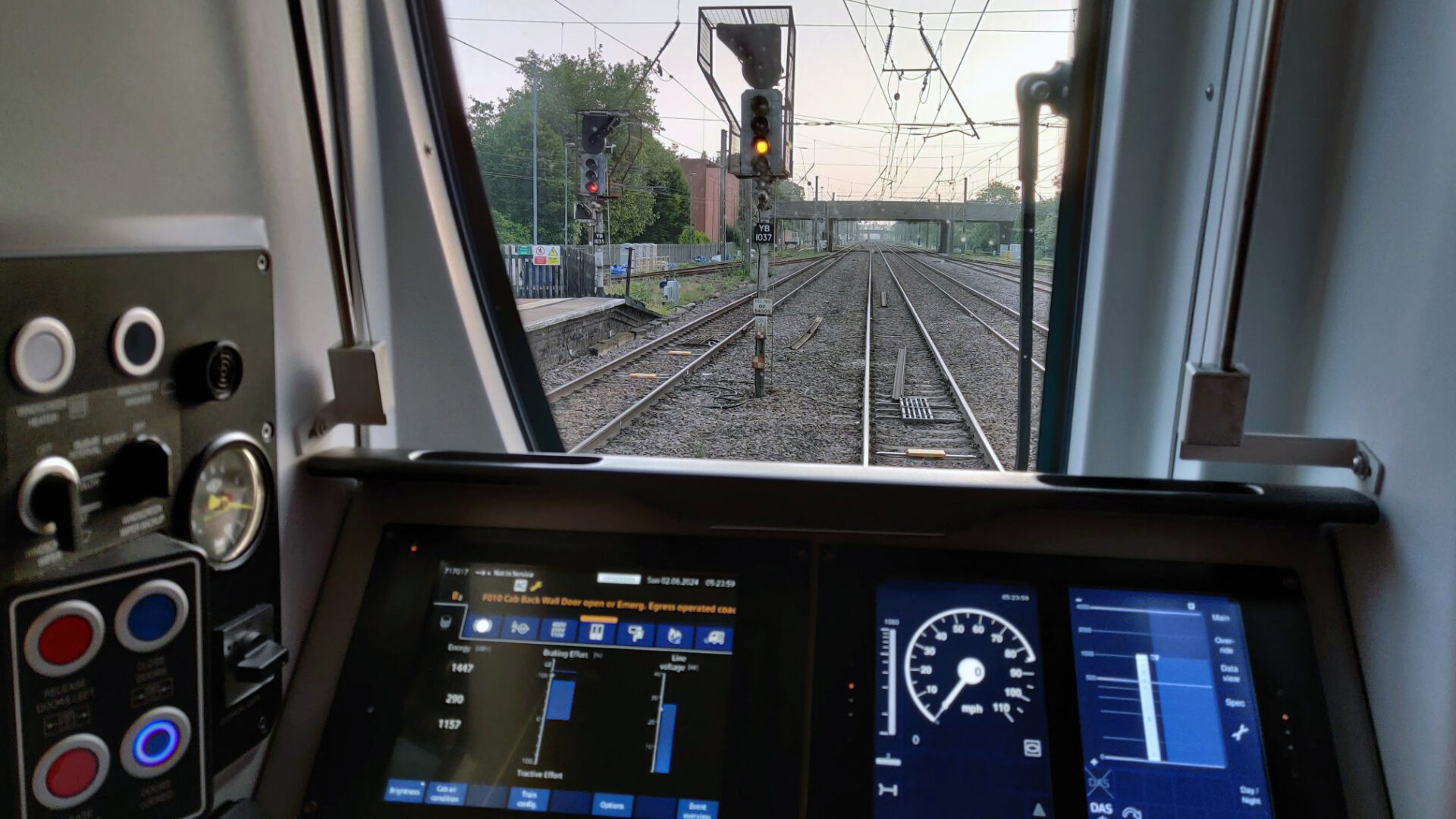 Digital signalling work affecting August bank holiday journeys - Rail UK