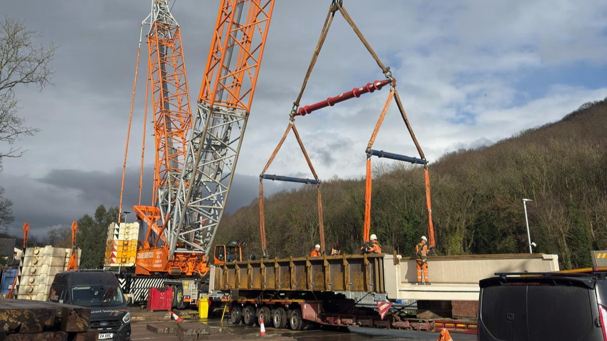 Sheffield bridge replacement taking place this weekend - Rail UK