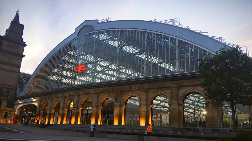 Liverpool Lime Street's top travel tips for Grand National racegoers ...